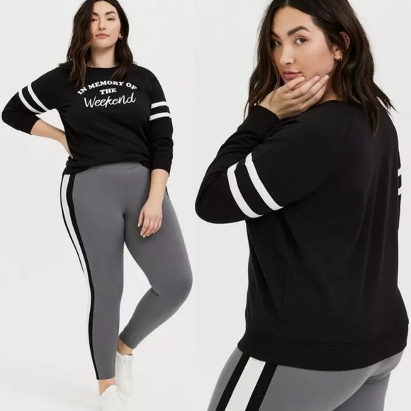 Torrid Weekend Black White Fleece Football Sweatshirt Womens Size 2X Loungewear - Picture 1 of 15